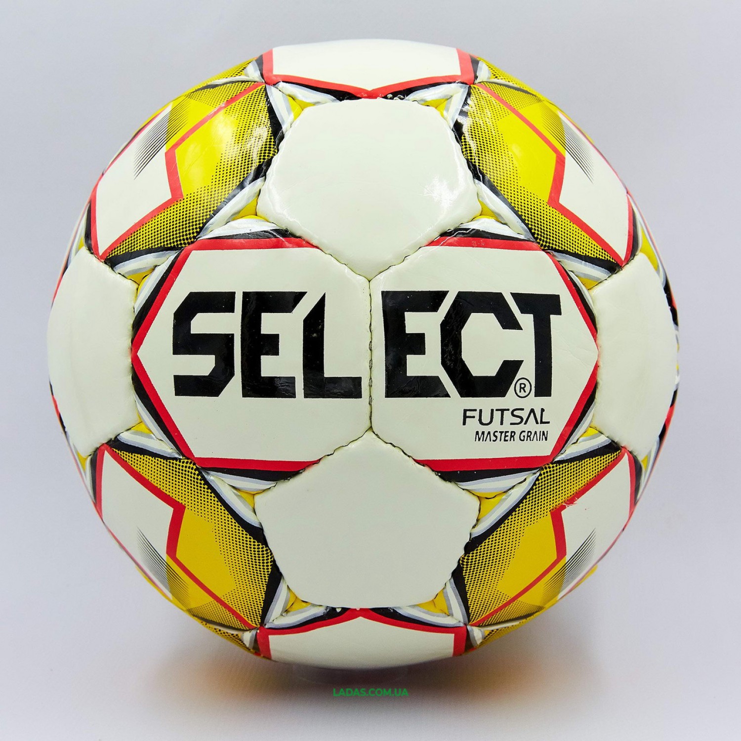 Мяч для футзала №4 ламинированный ST MASTER (желто-белый, сшит вручную)